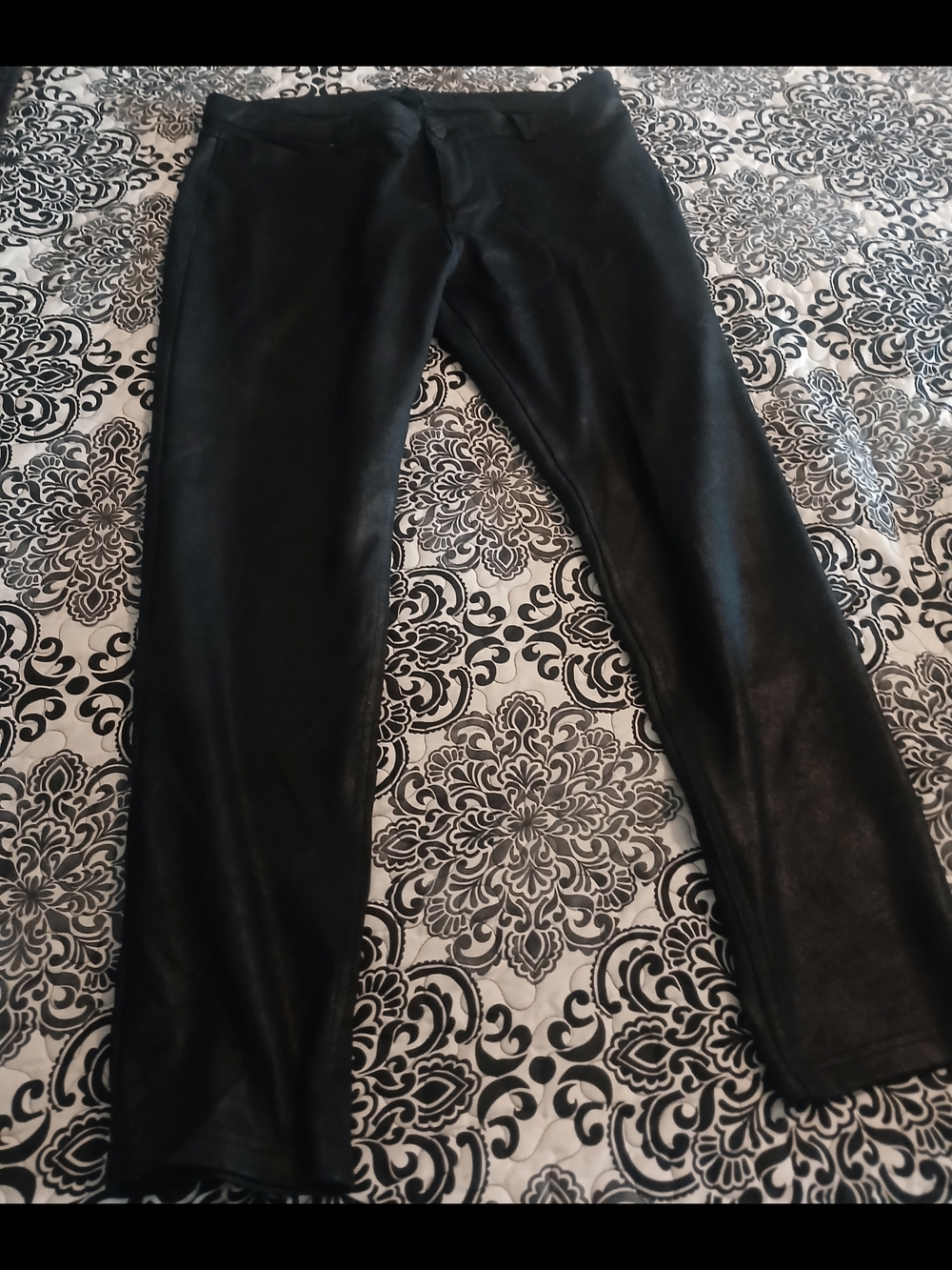 Roz & Ali Black Ankle-Length Faux Leather Pants